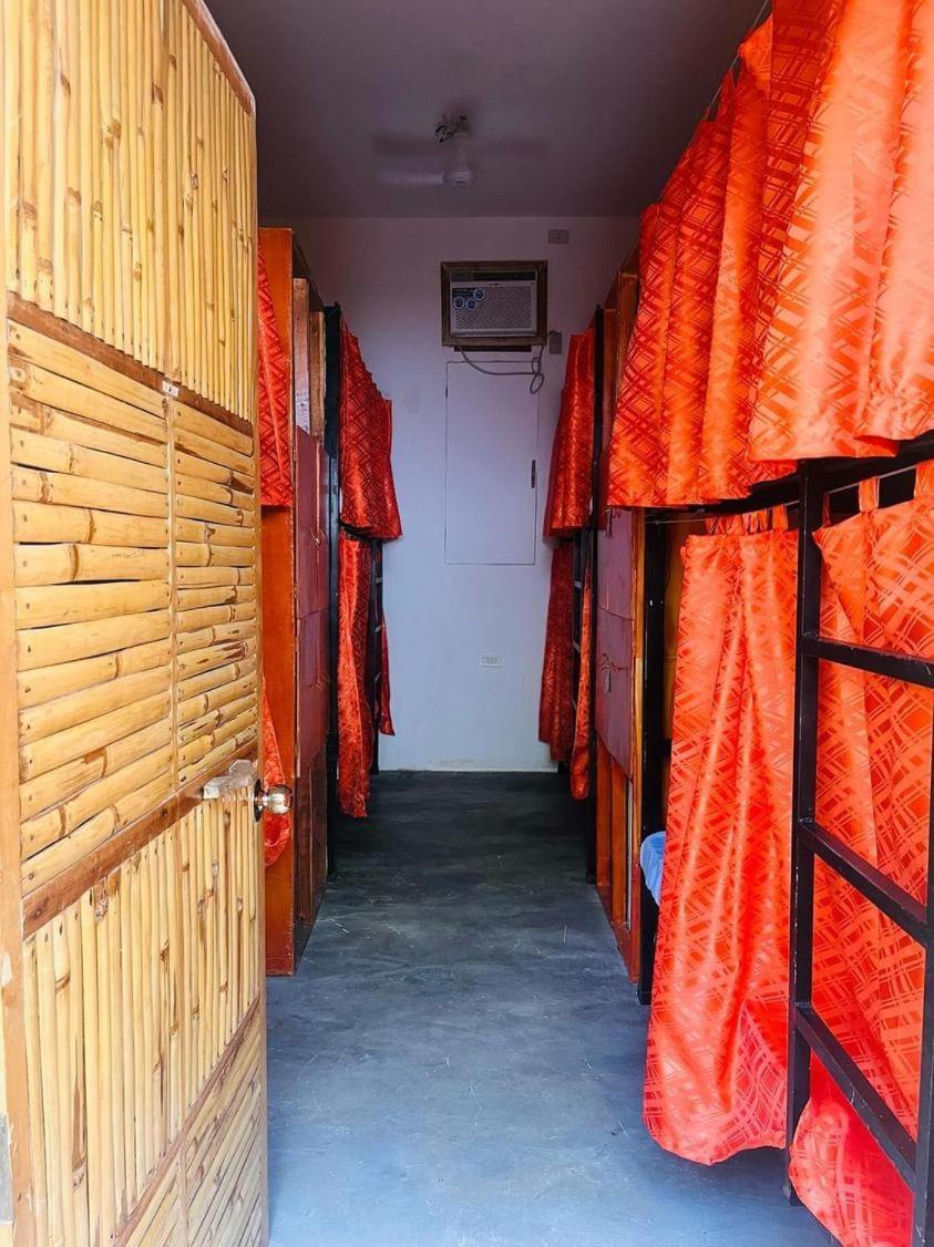 Oia Beach Hostel - El Nido Exterior photo