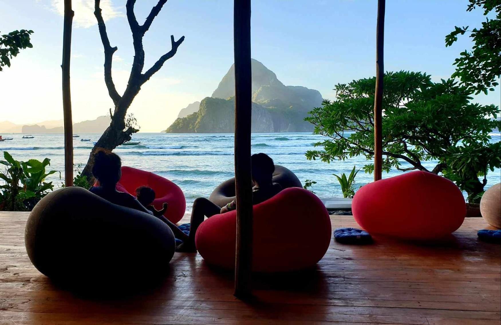 Oia Beach Hostel - El Nido Exterior photo